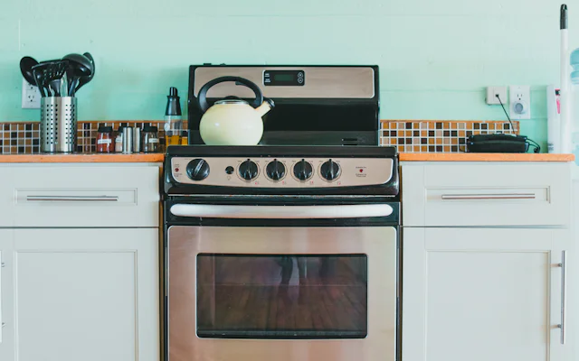 Kitchen oven